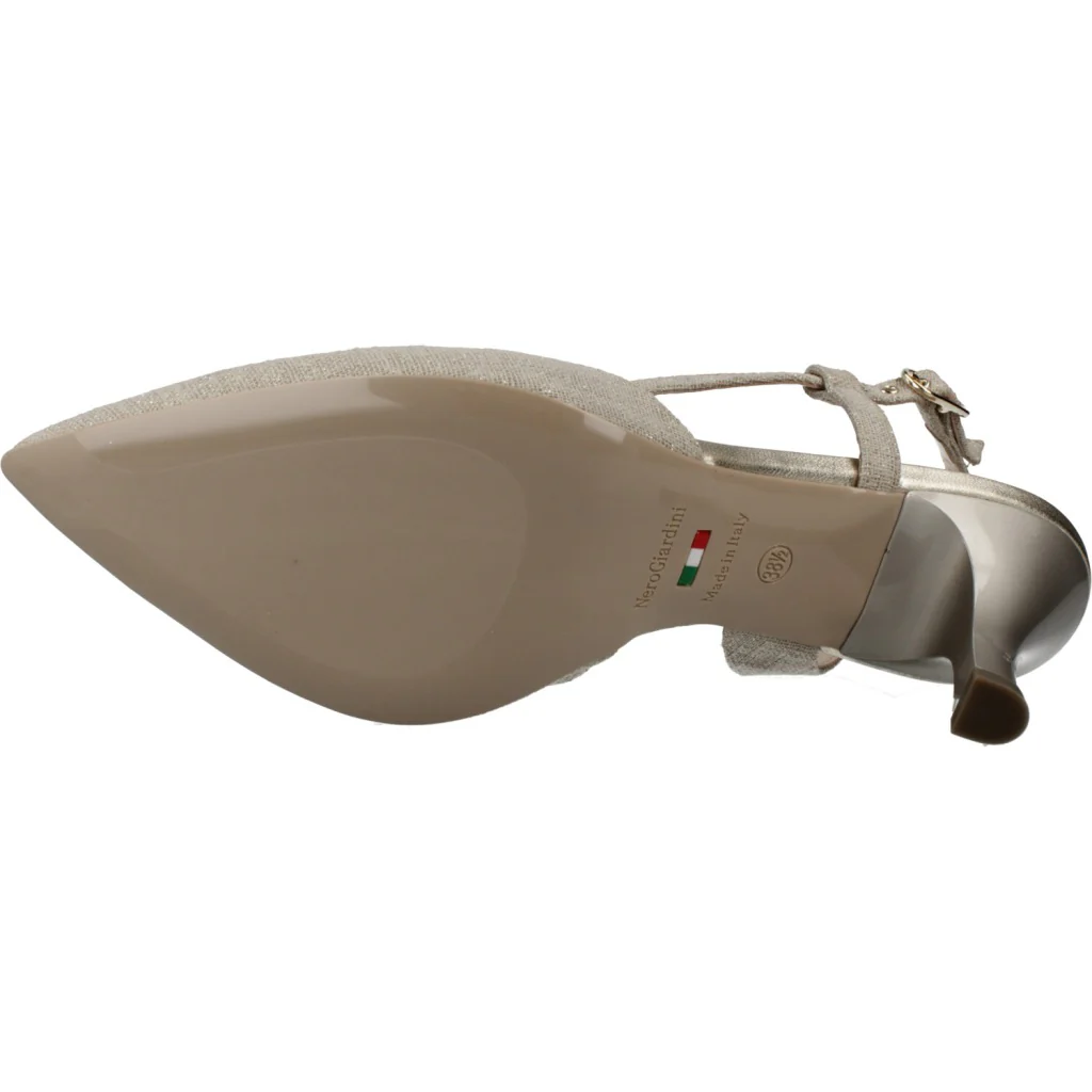 1000148989 - Image 6